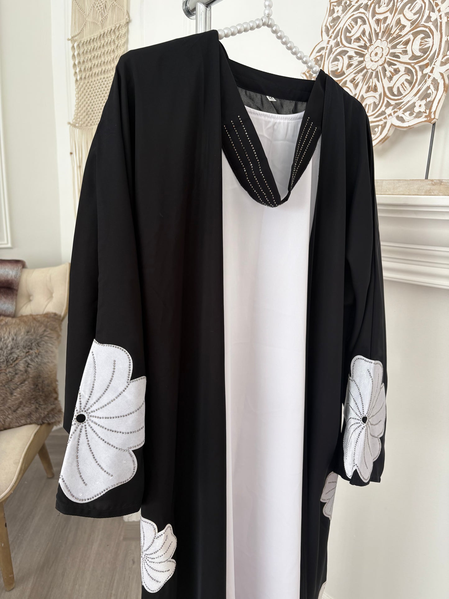Nour Abaya
